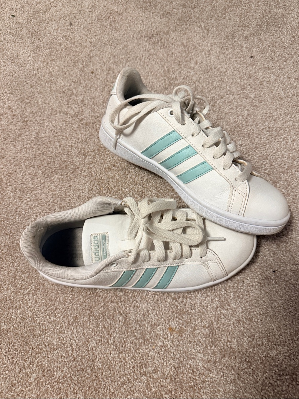 adidas Women’s White Sneakers with Mint Green Stripes size 8